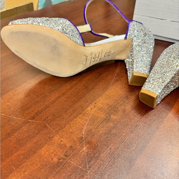 NIB  Anniel , Italian suede & silver sparkle t-strap sandals. Size 37 - Picture 6 of 10